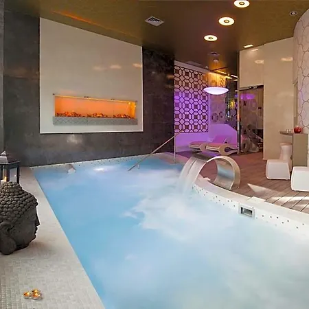 Fruela Hotel 3*